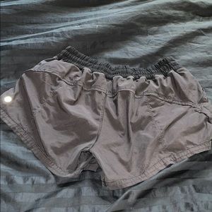 black lululemon shorts with pockets